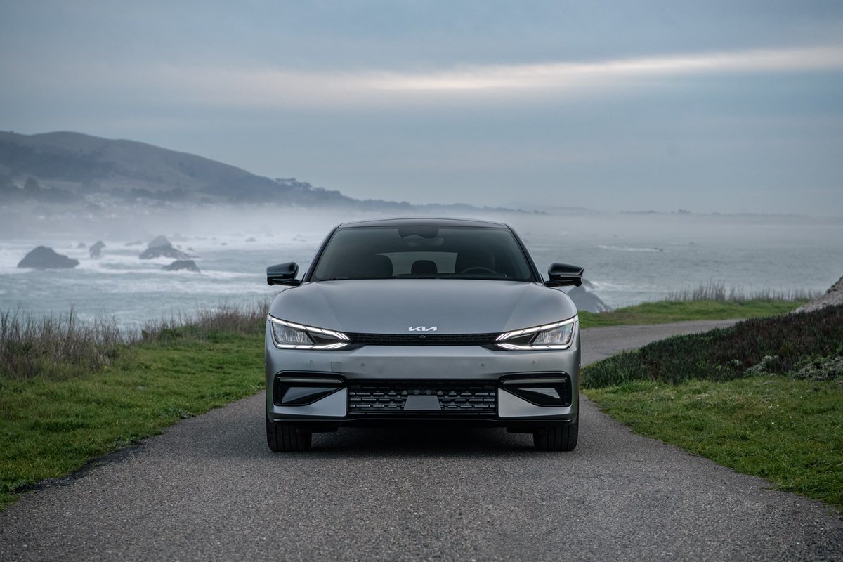 Meet the Kia EV6 – ready for the future. ​

Find out more >​ bit.ly/3Gd1cKX