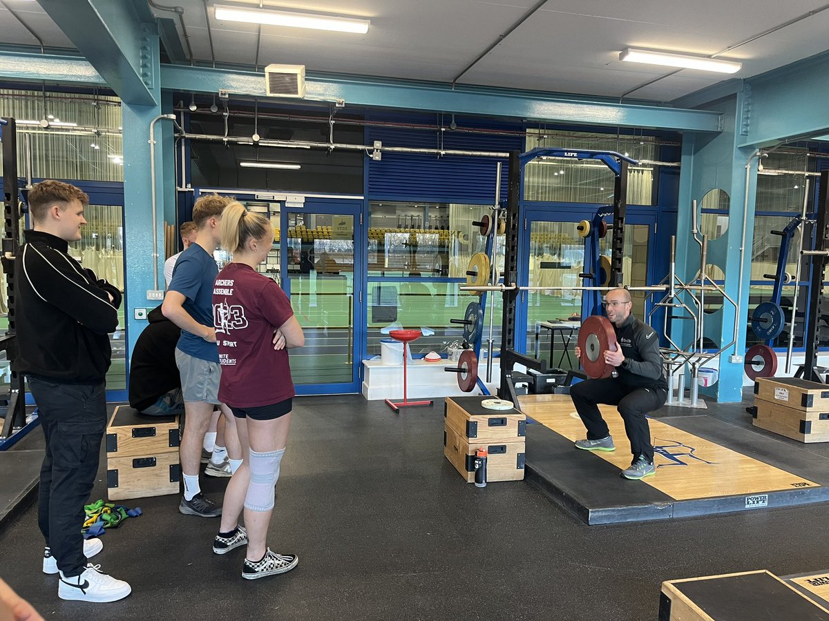 CMetPolCrim's tweet photo. Great day working with @CardiffMetCSSHS on the physical demands of policing. Thank you to @MeyersRw for putting our level 6 policing students through their paces! https://t.co/V36LsVHMHS