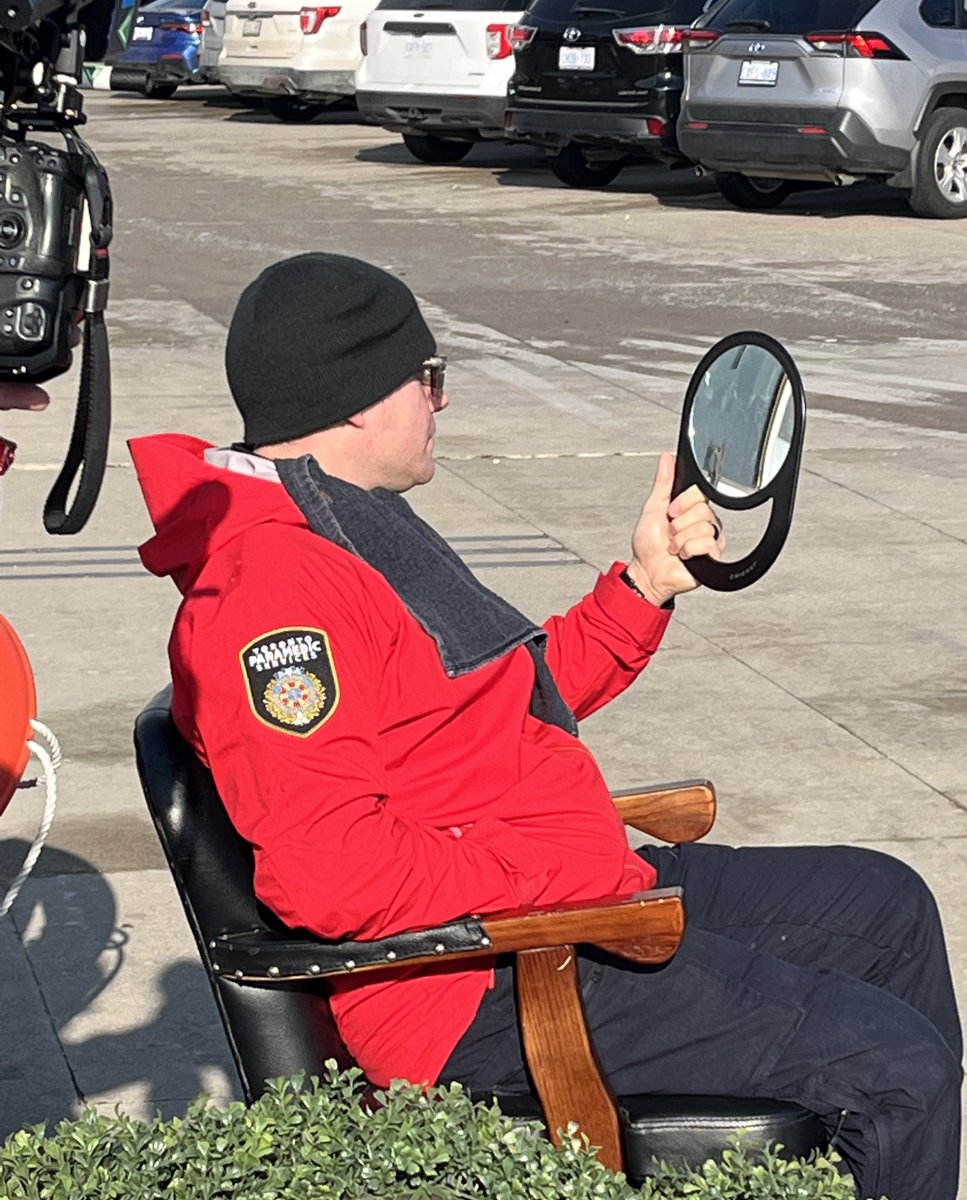 Toronto Paramedic Services tweet media