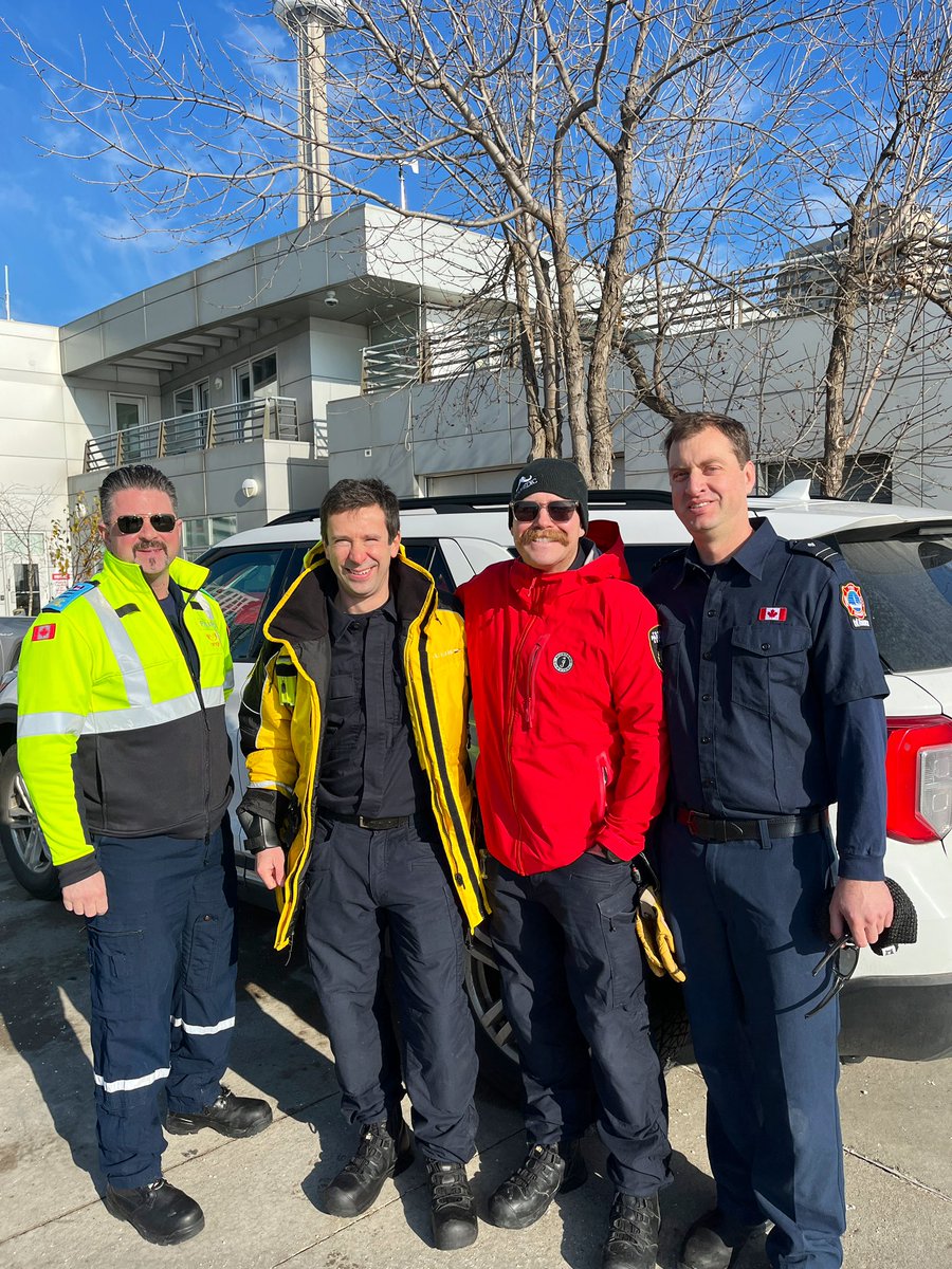 Toronto Paramedic Services tweet media