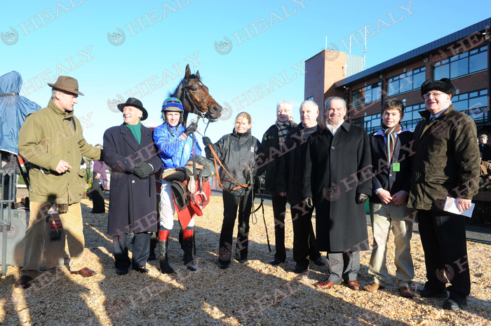 🏆 @Fairyhouse 30-Nov-2008 (15 years) #fromthearchives #OnThisDay #healyracing #15years @BarOneRacing Royal Bond Hurdle (Grade 1) 'Hurricane Fly' O- George Creighton & Rose Boyd T-@WillieMullinsNH J-@PTownend (c)healyracing.ie