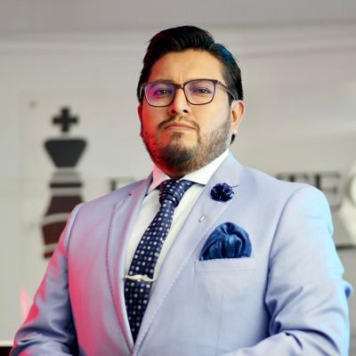 Les dejo este Quinchuela de la suerte para que transites por la vida como todo un "Licenciado"
#MetroQuito