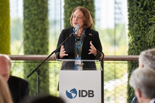 Southcom's tweet photo. At Wednesday's launch of @the_IDB's #BIDfortheAmericas program, #SOUTHCOM's Amb. Jean Manes spoke to U.S. business leaders emphasizing that "economic security is nat'l security" &amp; how U.S. business investment &amp; participation is key to security in #LatinAmerica &amp; the #Caribbean. https://t.co/RwvIcYQr0a