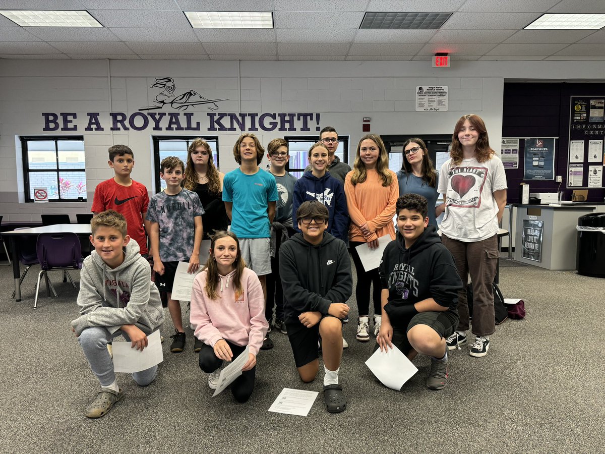 Congratulations to the RRMS School Level Science Fair winners! These students will be moving onto the District Level at Angeline on 2/10! #royalscholars