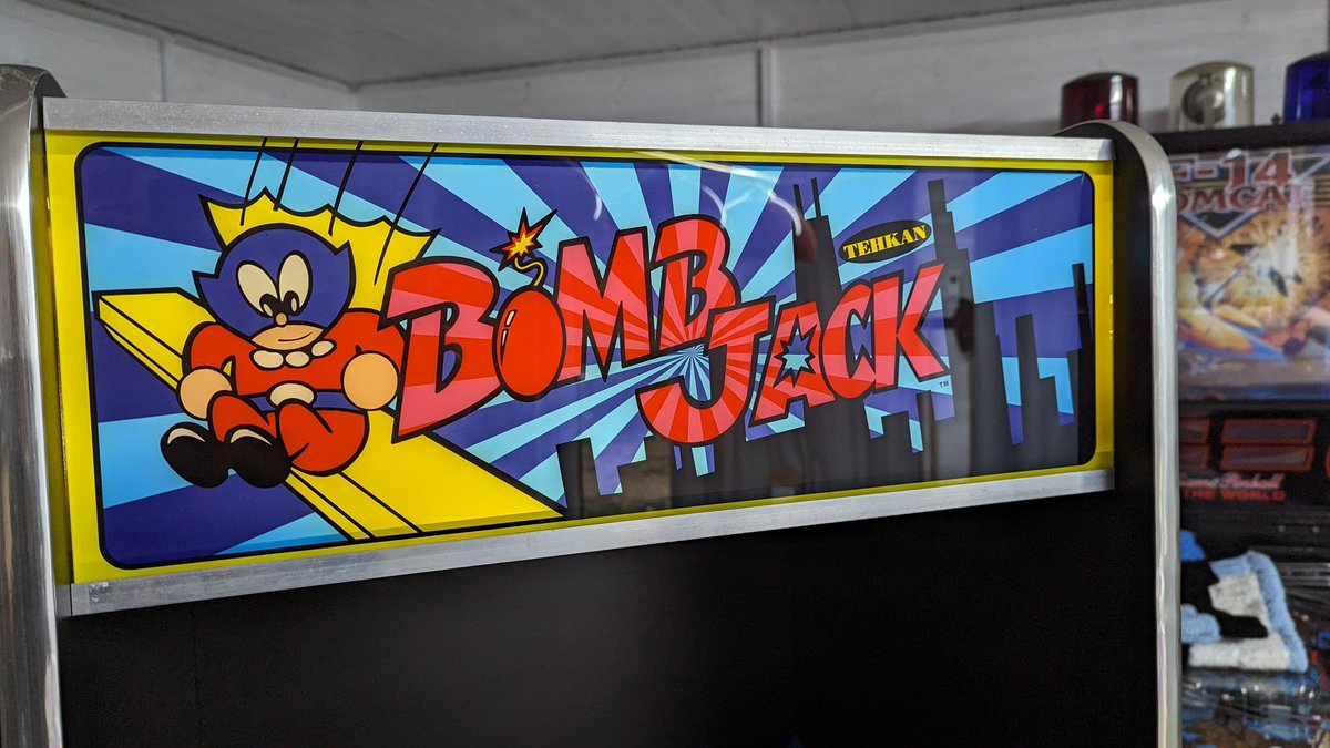 Finally finished this little project I've had on the go for YEARS! Started life as a multicade thing, I made a full Bomback kit for it, new control panel and marquee plexi, glass bezel and new side art sized for the cab. Very pleased how it came out in the end.