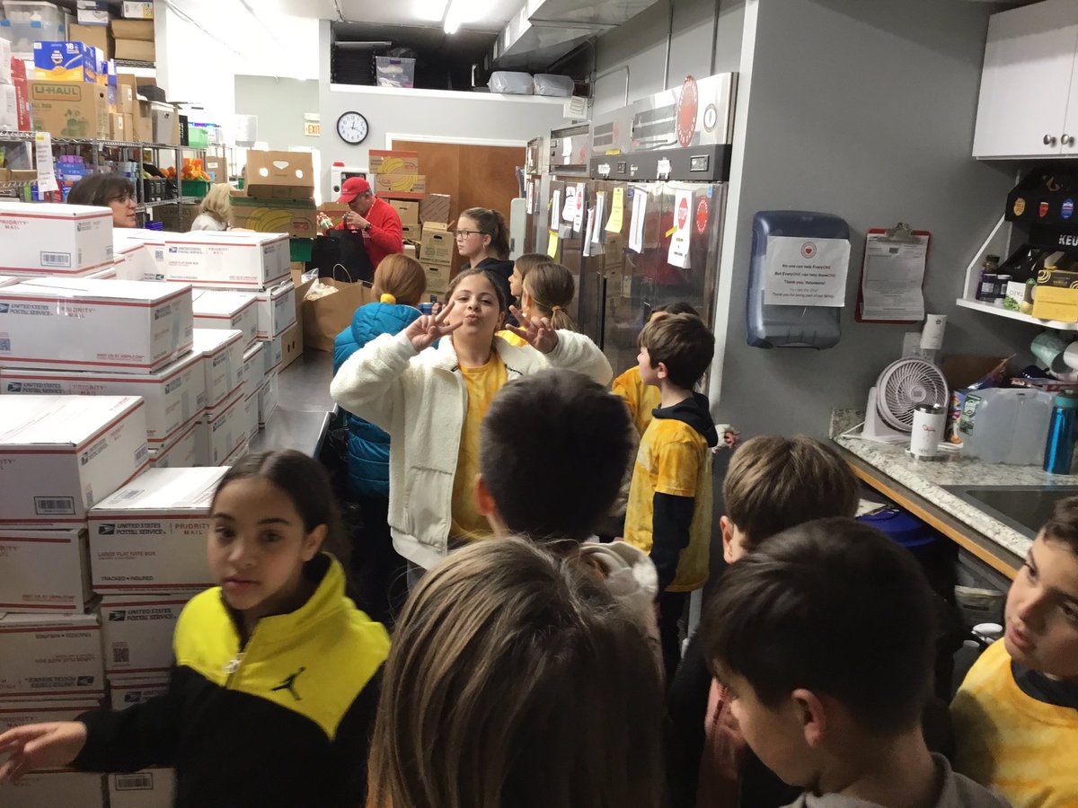 Mrs. Ayres tweet media