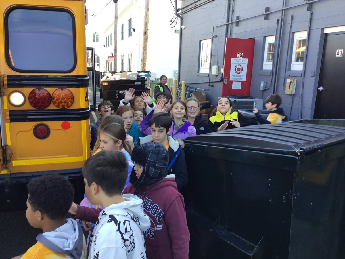 Mrs. Ayres tweet media