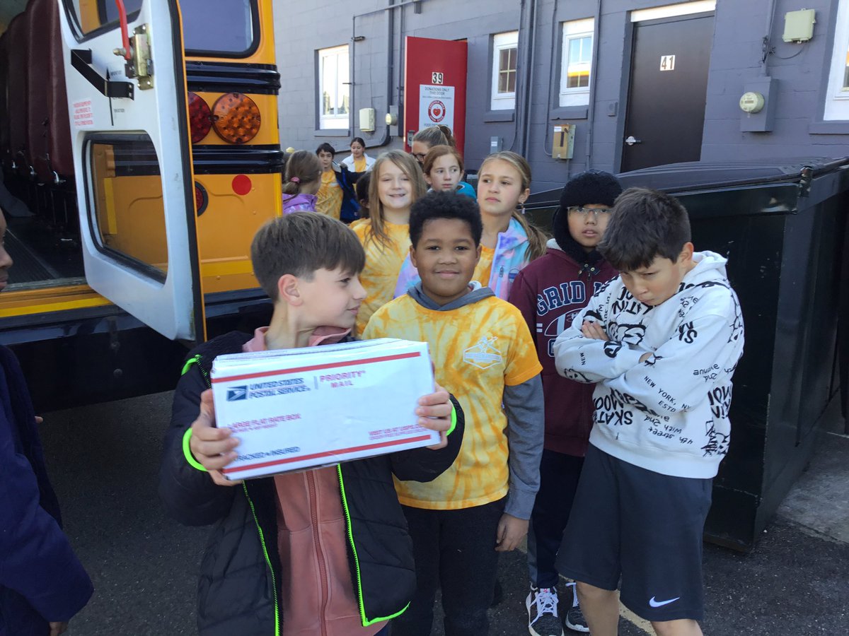 Mrs. Ayres tweet media