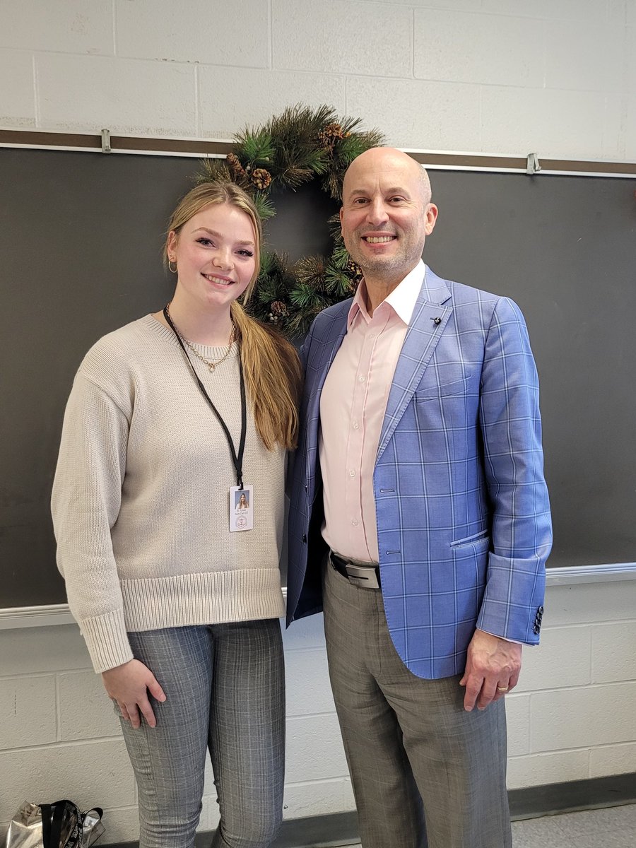 We are working hard to provide the best teacher education in Ontario along with our partner boards like <a href="/DurhamCatholic/">Durham Catholic District School Board</a> with fulfilling practicum experiences. Keep up the great work Ms. T. <a href="/ontariotech_u/">Ontario Tech University</a> <a href="/OT_FED/">Mitch and Leslie Frazer Faculty of Education</a>
