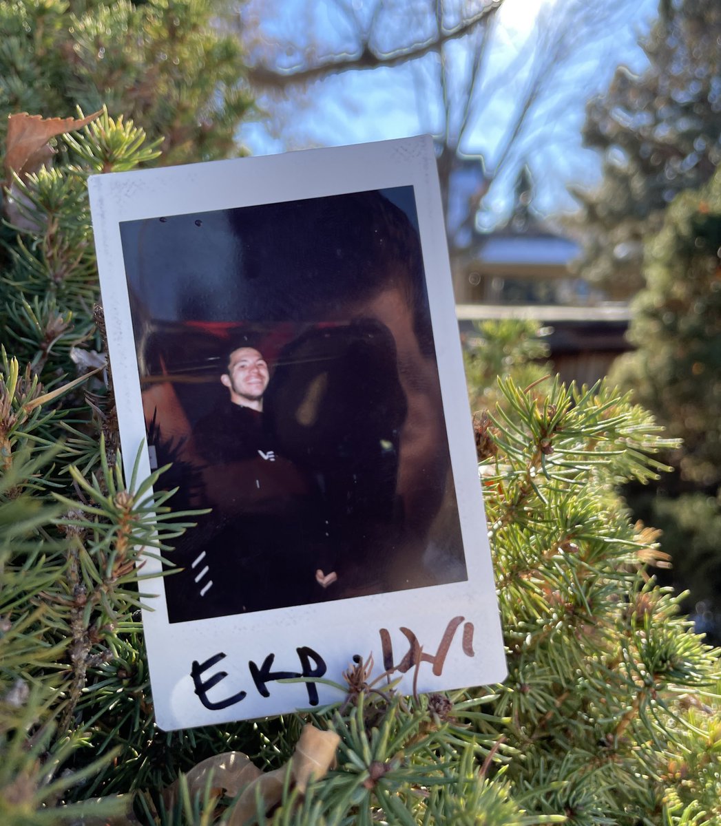 VCTRE_'s tweet photo. Tomorrow, my sophomore album East Kings Point, is out everywhere via @deadbeats 

pre save in bio💙🖼️💙 https://t.co/agDDknllii