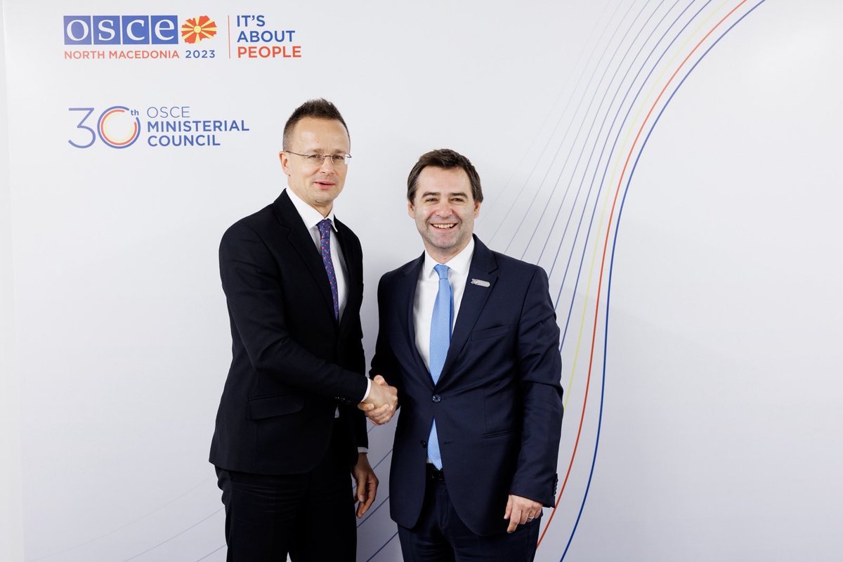 It was good to meet FM Péter Szijjártó at the #OSCEMC2023. Appreciated the evolution of our bilateral cooperation, especially the economic dialogue, including the return of WizzAir company. Also delved into the upcoming actions for advancing Moldova's EU accession agenda.