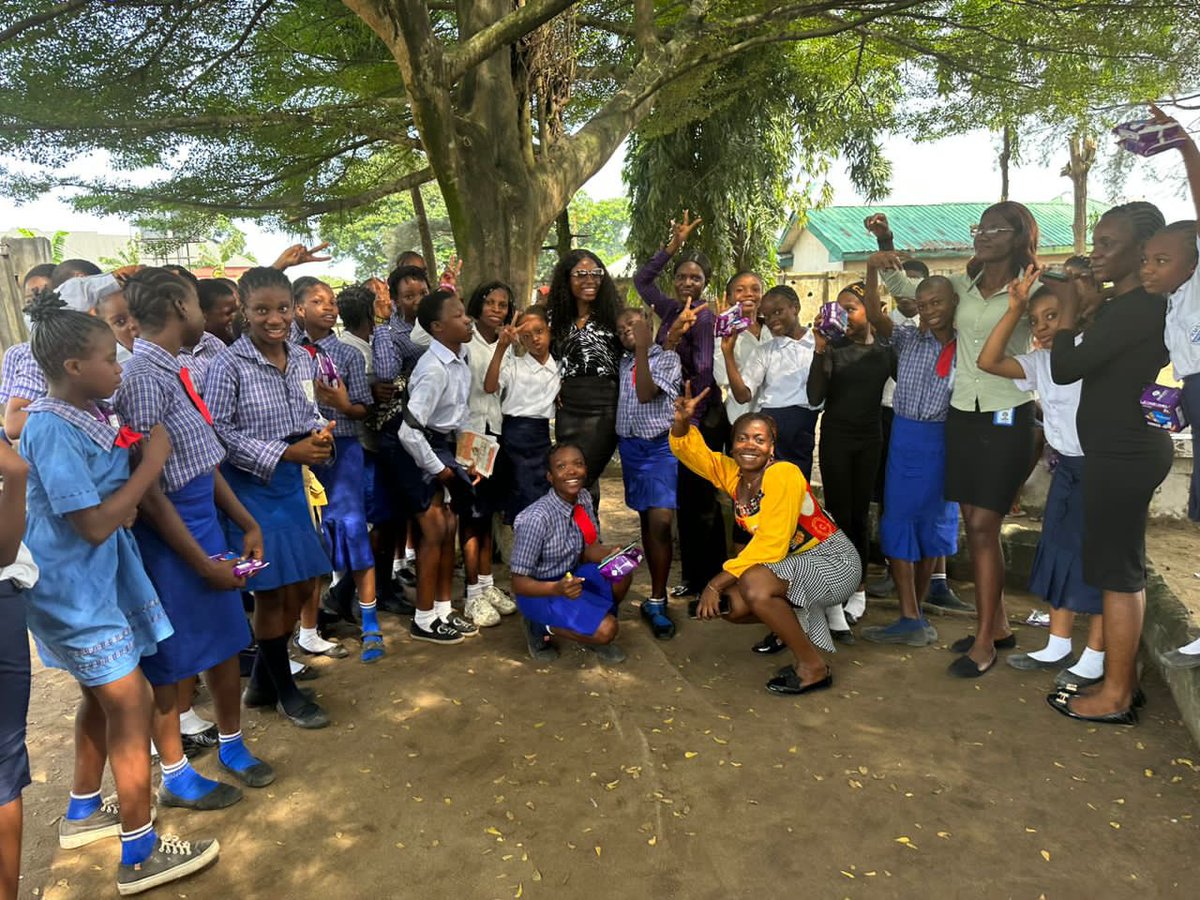 spe_rsu's tweet photo. We continually express our gratitude to @SPEtweets , SPENC and @spephc103 for the privileges granted to us to groom the younger generation and channel their passion towards postivity. 

#spephc103 
#padupagirlchild
#Wearespe
#energy4me https://t.co/P20XqozVrf