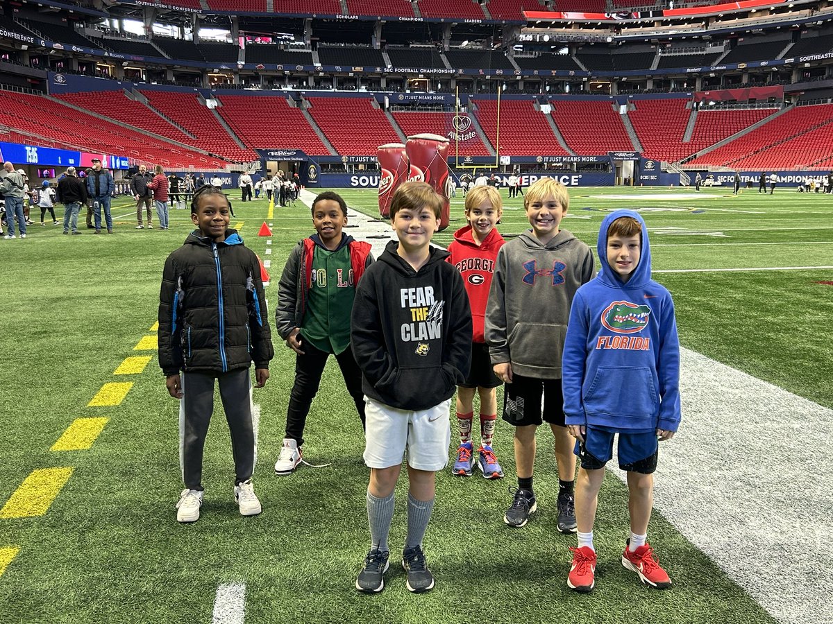 Thank you <a href="/SEC/">Southeastern Conference</a> for hosting such a fun event! ❤️🖤🏈 Go Dawgs!