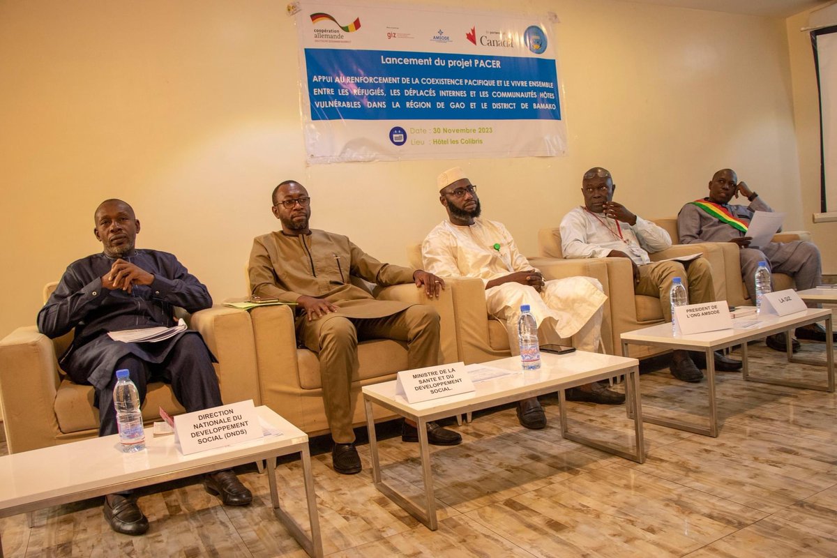 OAmsode's tweet photo. Lancement officiel du projet #PACER ce Jeudi 30|11|2023.
Fiancé par #GIZ, l’ #ONGAMSODE aura la lourde tâche d’exécuter le projet de promotion de la coexistence pacifique et le vivre ensemble entre les #réfugiés, #PDIs et populations hôtes à Gao et le District de Bamako. https://t.co/VDmZYfmXOS