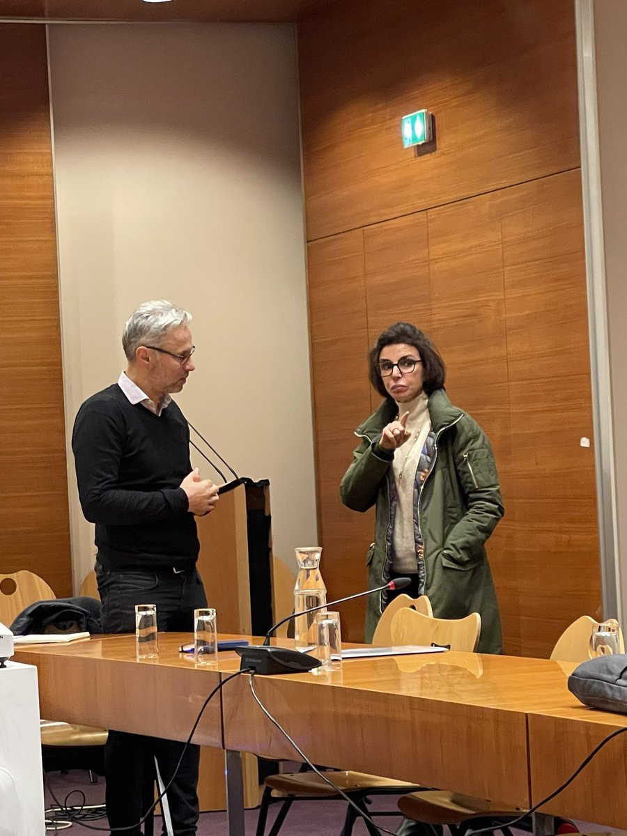 Passionnante présentation de l’enjeu de la #laïcité à l’école par #IannisRoder, enseignant en serine Saint-Denis, auteur d’essais, membre du Conseil des Sages de la Laïcité et directeur de l’Observatoire de l’Education à la #FondationJaurès avec #RachidaDati au @GpeChangerParis