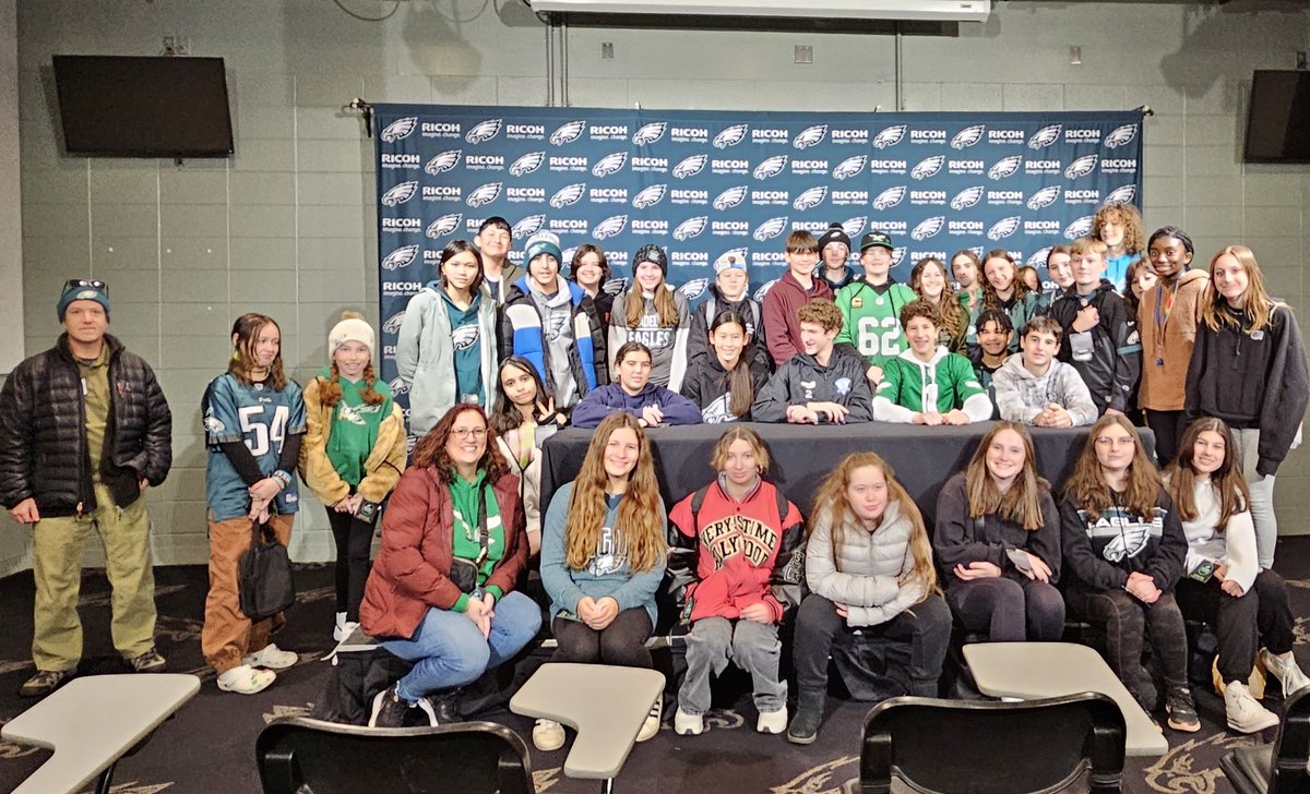 Fun trip with magazine fundraiser prize winners today to tour Lincoln Financial Field. Go Eagles! <a href="/CBUnamiMS/">Unami Middle School</a>