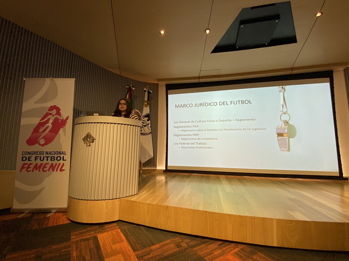 ¿Derecho en el Futbol Femenil?

Si… una parte poco conocida pero que juega un papel bien importante no solo en el futbol, pero también en el deporte en general.

Angelica Islas expone sobre este interesante tema en el <a href="/CoNaFutFem/">Congreso Nacional de Fútbol Femenil</a> 🤓