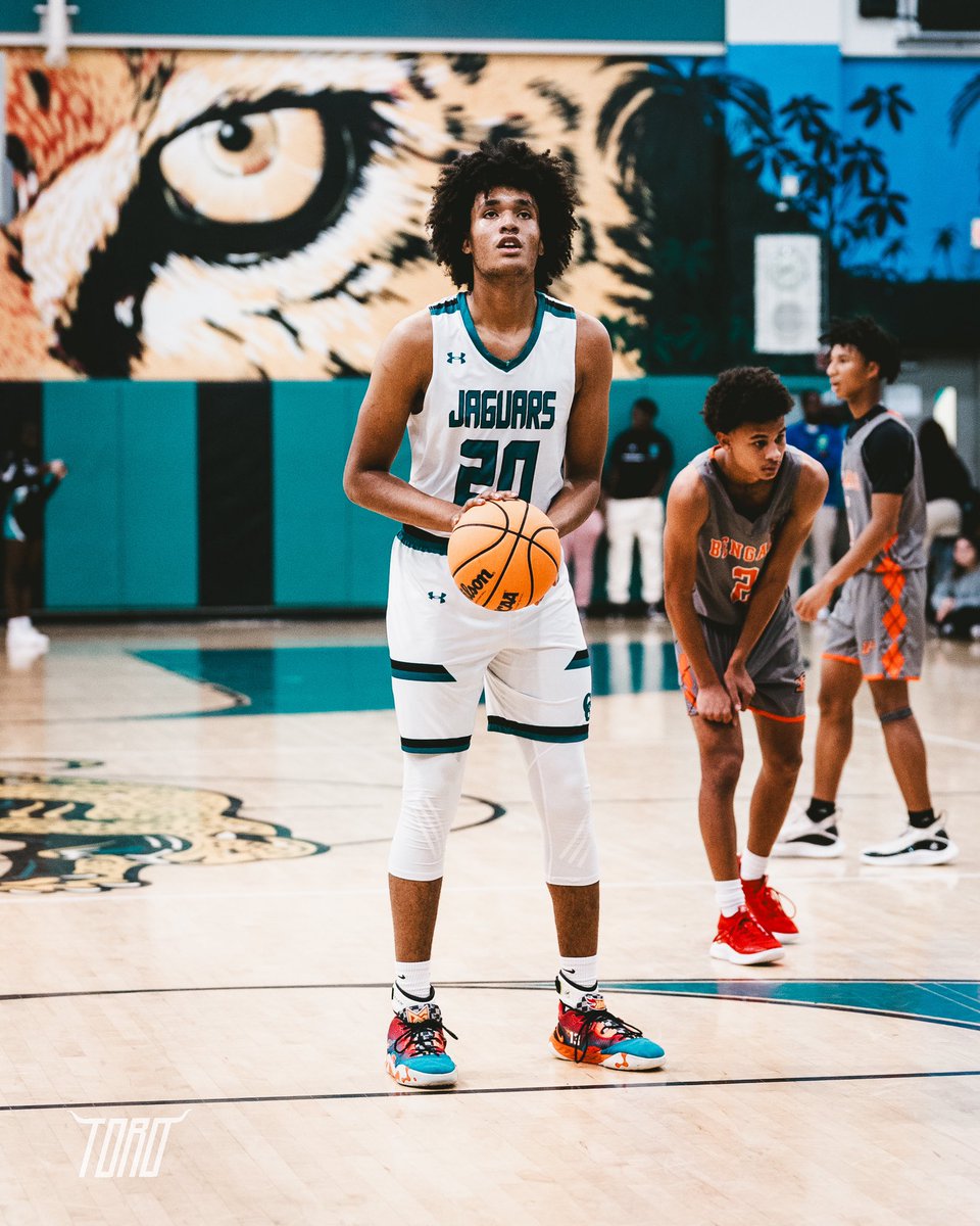 CoachKylePluto's tweet image. 🐆@cghs_jags_hoops
🏀Class of 24’
@Tahirbond_2
@dylan_burrowes
@itsdaviddarling