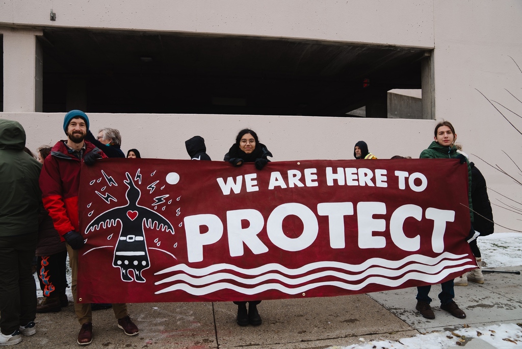 MN_350's tweet image. SATURDAY! Join us and @SierraClubMN at @butterbakery to write and send a public comment against the Dakota Access Pipeline — DAPL! 

Learn more and sign up here! bit.ly/3R0syco 

Credit to @dcupery for the photo!

#NoDAPL #StandWithStandingRock