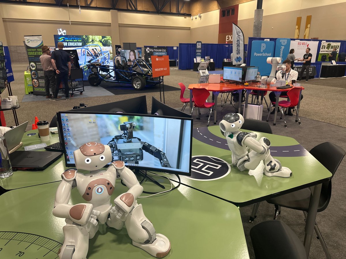 RobotLABedu's tweet photo. We are here at @actecareertech EXPO ready to showcase our amazing #robotics and #AI solutions for #education! Come and visit us at booth #1215 🤖 📚 Check our ACTE catalog! #ACTE23 #Careertech #CTE https://t.co/hN74ccLoq0 https://t.co/2aQ5WQ4Zq2