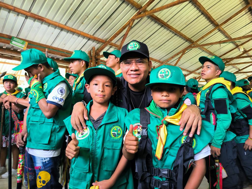 indigenasCRIR's tweet photo. Desde la consejería Mayor del Consejo Regional Indígena de Risaralda-CRIR. Los días 29 y 30 de noviembre se realizó la entrega de dotación a la guardia indígena del Resguardo Unificado del Municipio de Pueblo Rico, en el marco del convenio interadministrativo, CRIR y CARDER. https://t.co/ddwWPjbJ34