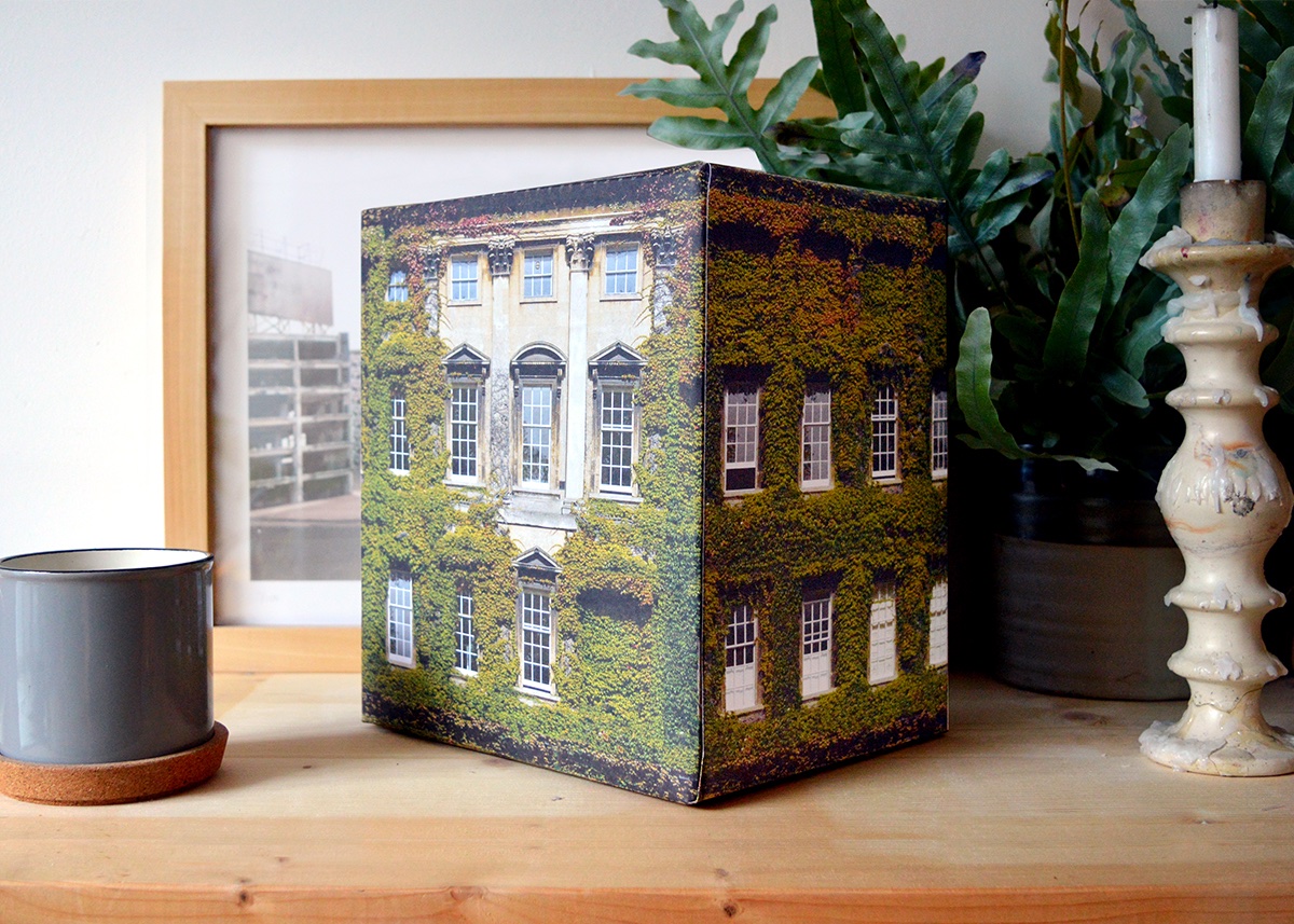 window_cards's tweet image. Thought I'd take a little break from Christmas and introduce my new wrapping paper inspired by Bath, UK.

windowcards.co.uk/product-page/b…