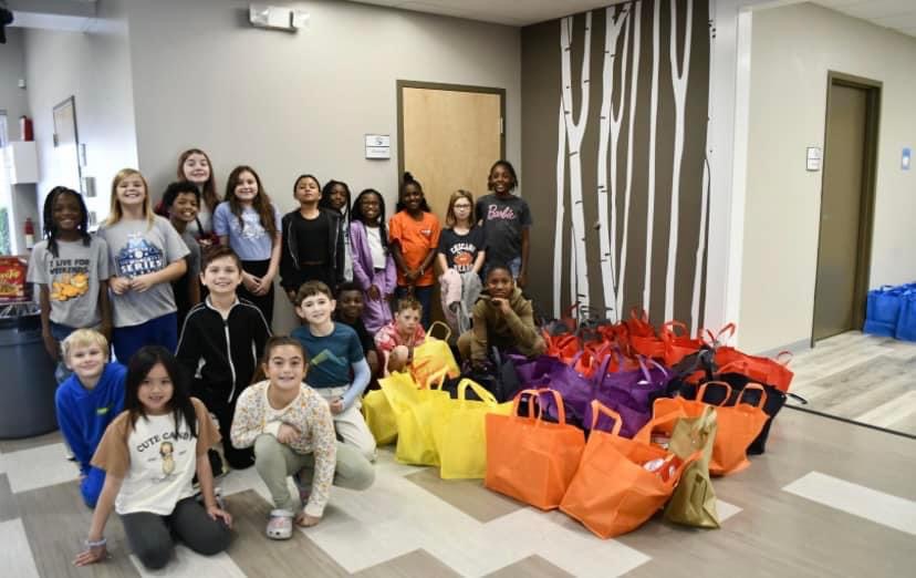 The PTA and SCA students collected donations and put  together 55 Thanksgiving Food Baskets. This weschool brought in 1,339 food items that all went into the hands of some of our CES families who needed an extra hand this holiday season. #GrowingGreatGators #SPSCreatesAchievers