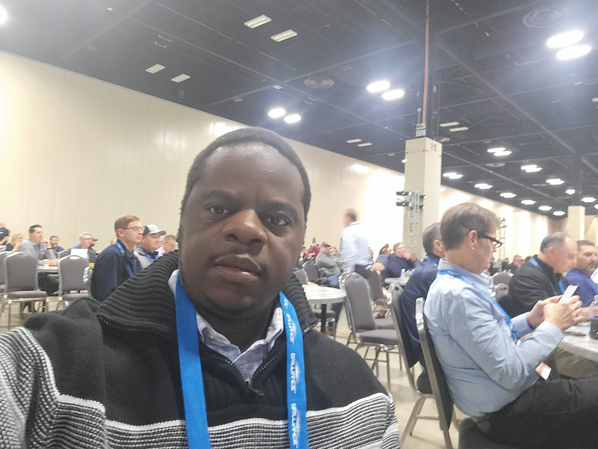 AbiaKatimbo's tweet photo. Excited for being part of a 4-day packed event organised by @irrigationassoc. I have been exposed to new products in irrigation space, networking with new people, and hearing great talks about use of Artificial Intelligence in irrigation mgt. #Irrigationshow #technology #AI. https://t.co/Cfv5JoJUOp