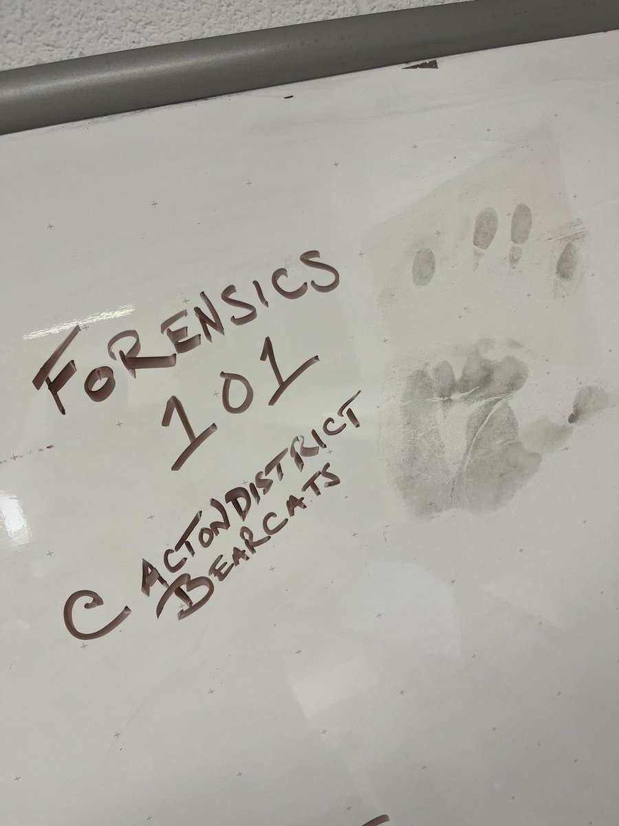 HRPSMiltHH's tweet photo. Science and photography students in Acton got to put their skills to use in our Forensics 101 course. 
We hope to see you all soon as a future detectives with the @HaltonPolice ! https://t.co/Fv2faa8CbC