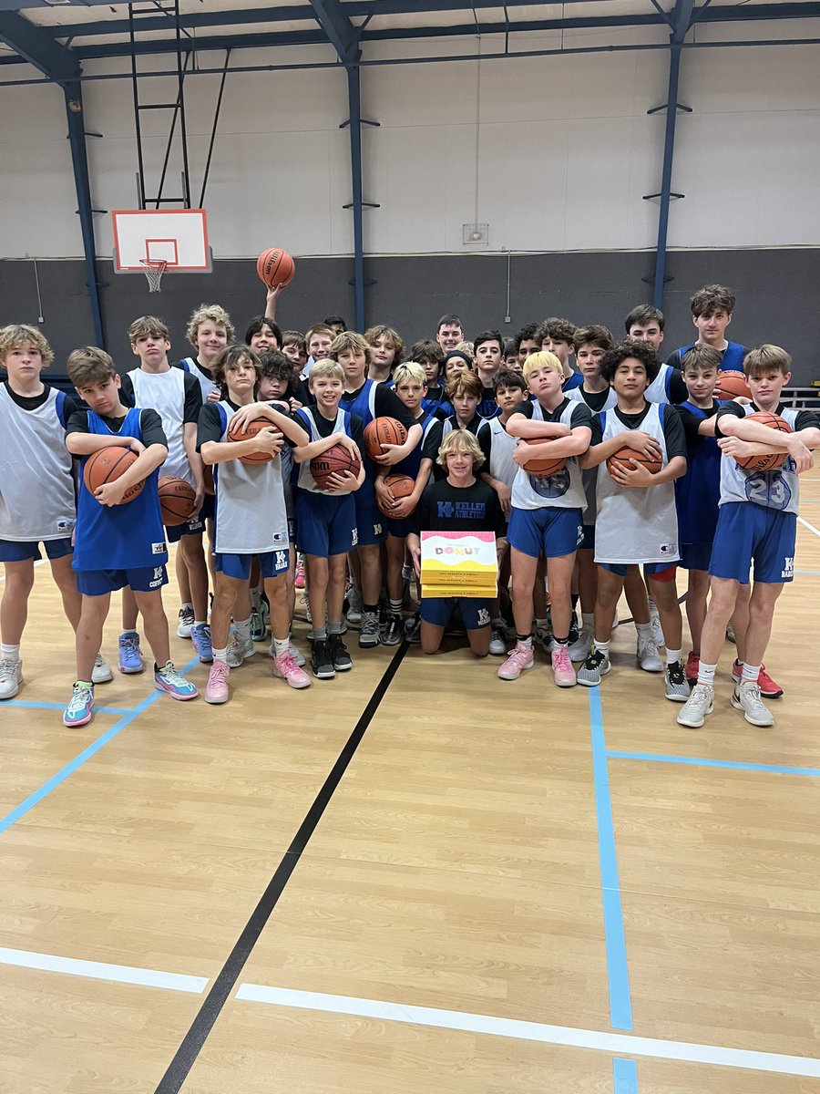 🚨KMS 7th Basketball🚨

When you sweep and dominate all three games last night…you get donuts! 🏀🍩⛹️‍♂️🏀🍩⛹️‍♂️
