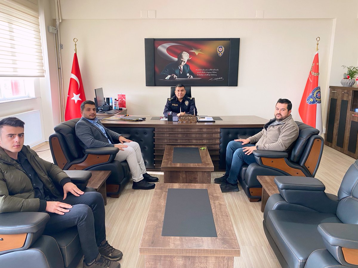 İlçe Emniyet Müdürü Sn. Arif Gürbüz’ü ziyaret ettik. İlçemiz ve Gençlik adına istişarelerde bulunduk. Misafirperverliğinden dolayı Sn. Müdürümüze teşekkür ederiz.