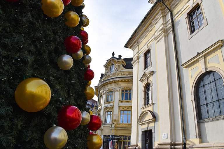 Travel_2Romania's tweet photo. Buna dimineata din #Sibiu !🤗 #WinterHouse #travel
📸 Andreea Frățilă
#TraveltoRomânia https://t.co/EHpk9VzzrA