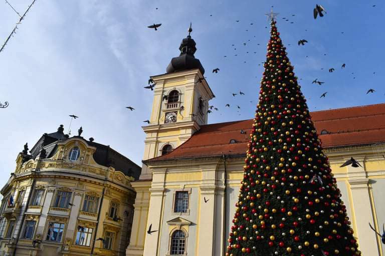 Travel_2Romania's tweet photo. Buna dimineata din #Sibiu !🤗 #WinterHouse #travel
📸 Andreea Frățilă
#TraveltoRomânia https://t.co/EHpk9VzzrA