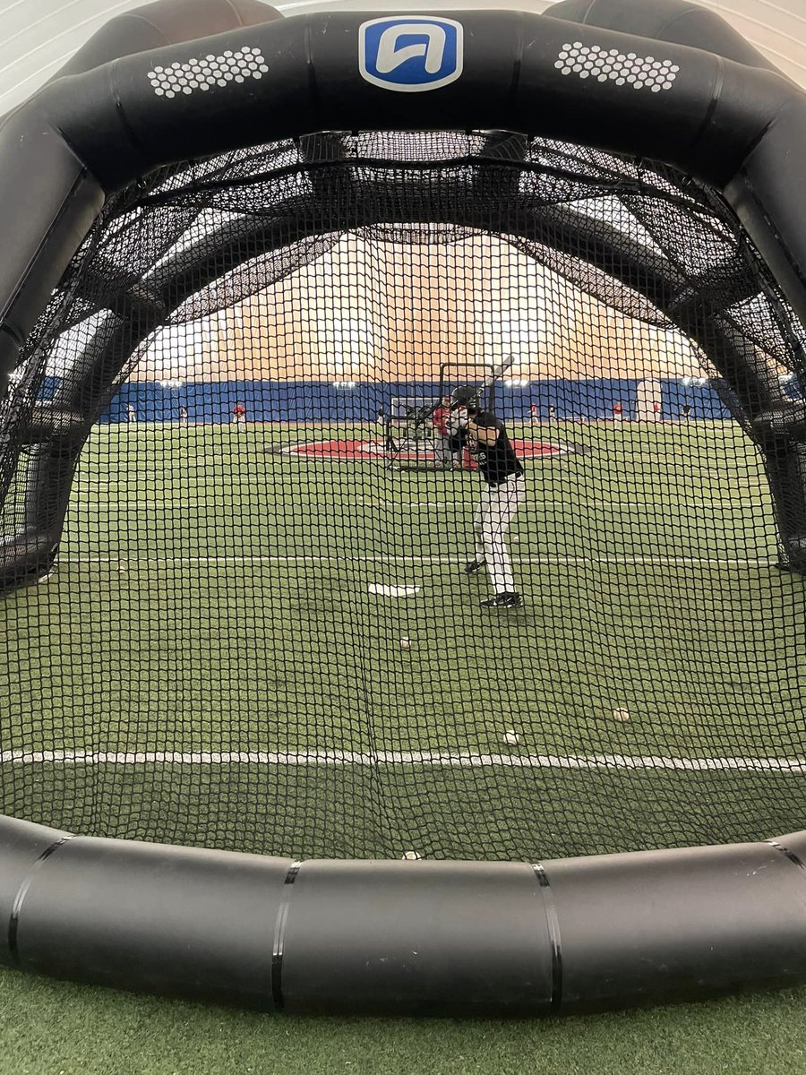 inmotionair's tweet image. What a view... for a #baseballcoach 
Turtle Backstops powered by AIR give you a "birds eye" view of each hitter taking BP. 
Thank you #stcloudstatebaseball for the photos. #backstops #turtles
inmotionair.com