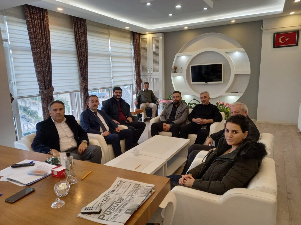 KMP Devlet Hastanesi İdari Mali İşler Müdürü Ender Güngör,Sağlık Bakım Hizmetleri Müdürü  Hatice Kuzucu, Merzifon Kara Mustafa Paşa Devlet Hastanesi Md. Yrd. Salim Ekici ve Selçuk Eroğlu Ak Parti İlçe Başkanımız Av. Abdullah Şahinoğlu’na hayırlı olsun ziyaretlerinde bulundu.