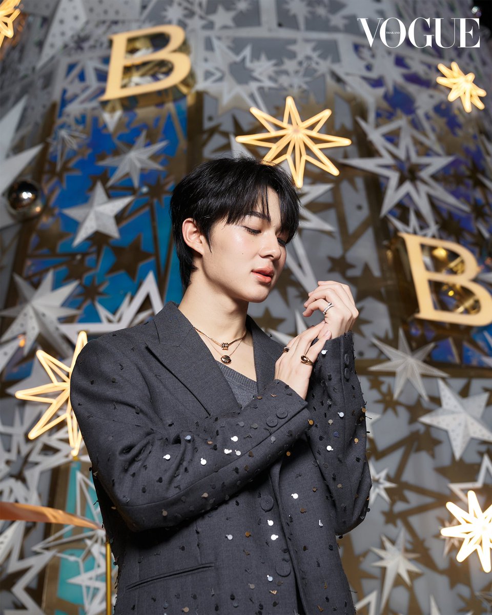 VogueThailand's tweet photo. รวมโมเมนต์ “ซี-นุนิว” @CwrNew @zee_pruk ในงาน ‘The Christmas Tree Light Up’ แบรนด์ @Bulgariofficial ณ พาร์คพารากอน #BulgariThailand #MagnificentWonders #TimeForMagnificent #HolidaySeason #BVLGARILightupxZeeNunew #ZeeNunew  

#VogueReports https://t.co/LaOEe73Myd