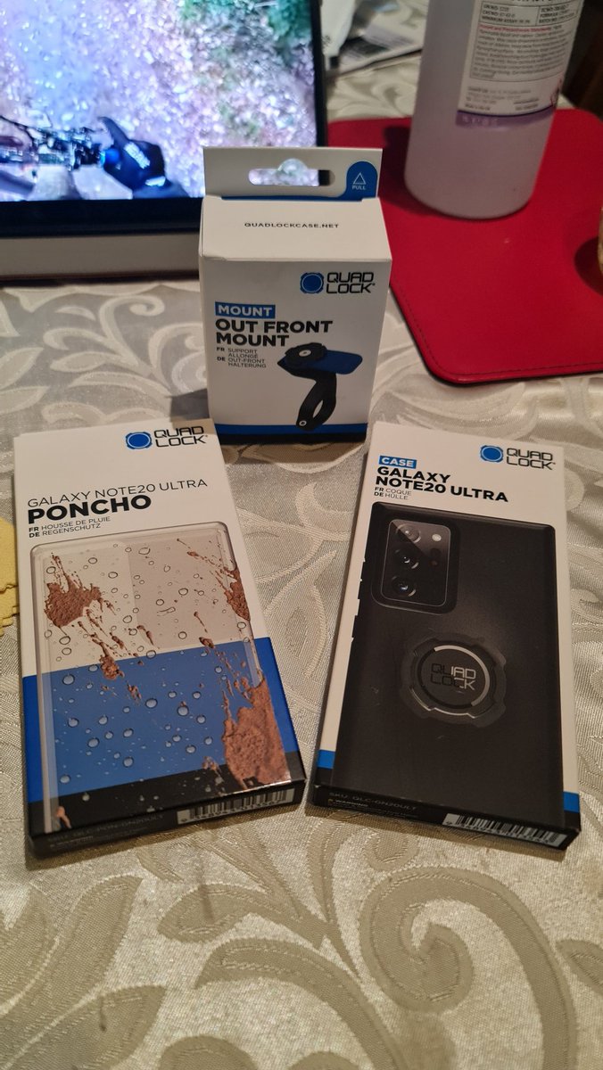 very happy about my Quad Lock setup from <a href="/QuadLockCase/">QUAD LOCK</a> . looking forward to using this setup for my every riding. black Friday sale was epic but not as epic as this. starting of the new year good ❤️❤️❤️👍