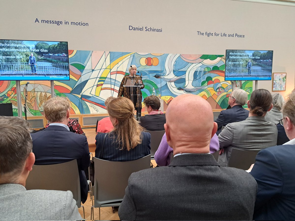JeroenHaan1's tweet photo. Afscheidssymposium @delta_comm @PCGGlas waar jongeren, water(professionals) รฉn mensen uit de #Deltacommunity '40 jaar succesvolle waterman Peter Glas' eren. Verhalen van Ina Adema, Annemieke Nijhof, Louise Vet & @markharbers.
Goed dat @jcverdaas het overneemt. Het blijft nodig. https://t.co/cJY8YVVxw2