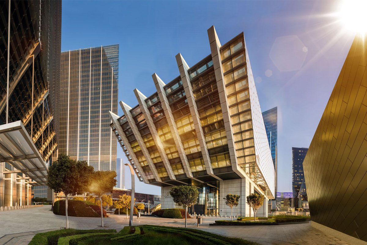 insightworld1's tweet photo. 14 leading financial institutions, representing over US$450bn, confirm setup in Abu Dhabi in one week 

https://t.co/c1awGcfE60 https://t.co/sMe3km91Ub