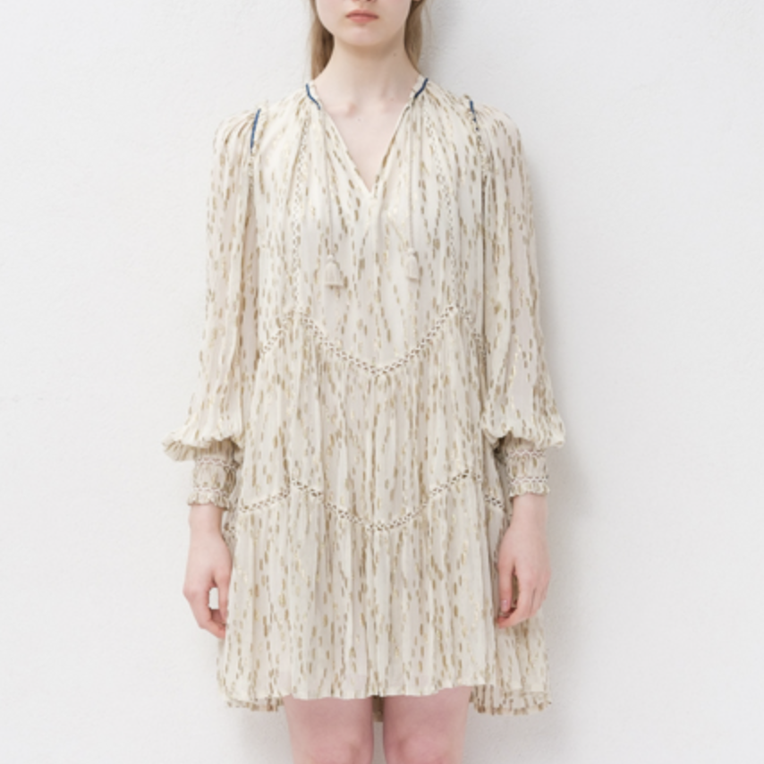 指原莉乃 さん衣装】 📺11/30 #トークィーンズ/ «只今放送中» 指原