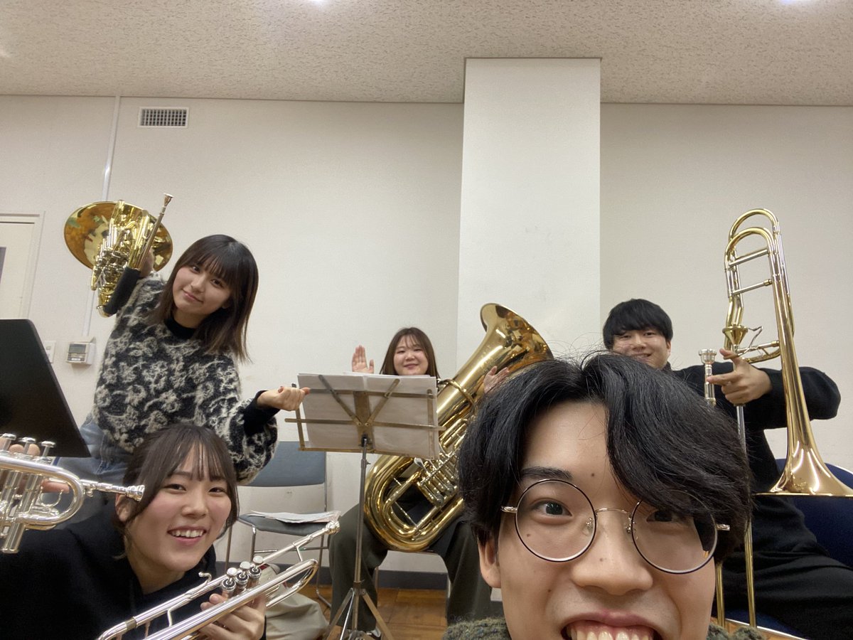 BBQ_ensemble's tweet photo. 演奏会まであと6日！📣

写真は本日の練習時に撮ったものです！🤳✨
本番が近づくにつれ、わくわくドキドキしております😳

大変ありがたいことにたくさんのご予約をいただき、お席が残りわずかとなりました！
お申し込みまだの方はお早めにお願いいたします！！✍️
https://t.co/88vbBI5We3 https://t.co/LdES7vL8VO