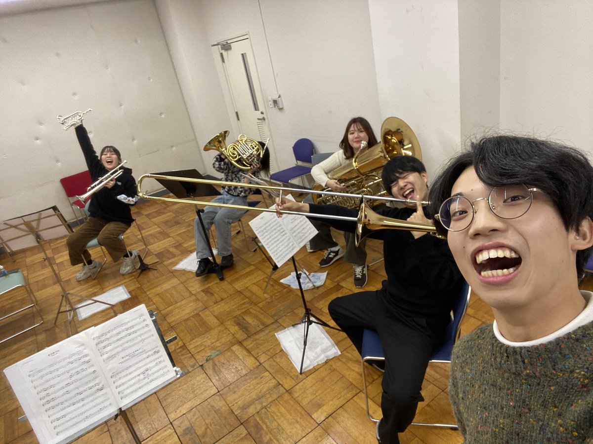 BBQ_ensemble's tweet photo. 演奏会まであと6日！📣

写真は本日の練習時に撮ったものです！🤳✨
本番が近づくにつれ、わくわくドキドキしております😳

大変ありがたいことにたくさんのご予約をいただき、お席が残りわずかとなりました！
お申し込みまだの方はお早めにお願いいたします！！✍️
https://t.co/88vbBI5We3 https://t.co/LdES7vL8VO