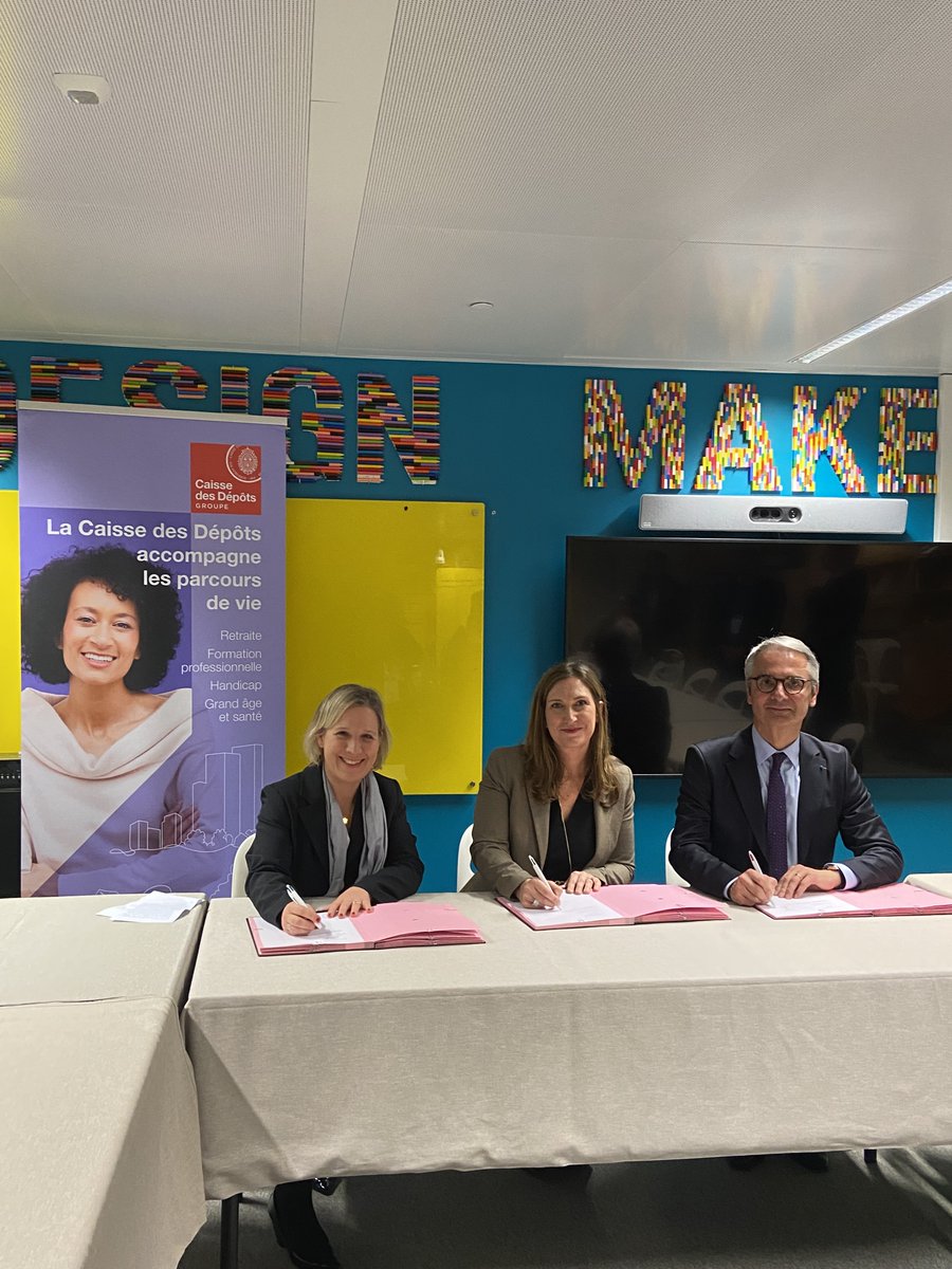 caissedesdepots's tweet photo. Marianne Kermoal-Berthomé, dir. #PolitiquesSociales @caissedesdepots, @HeitStephane @CPMEnationale signent une convention de partenariat en présence de @CGrandjean_ @Travail_Gouv 🤝 #CPF #SOLTéA

Un partenariat #FormPro au service de la politique emploi formation des employeurs👌 https://t.co/qLn9ujIZvF