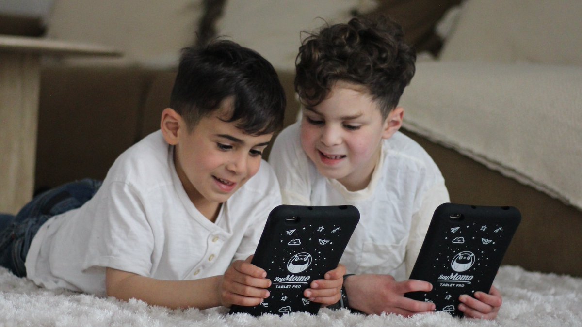 SoyMomoCL's tweet photo. En un mundo cada vez más digital las nuevas generaciones son más vulnerables a generar adicción  a la tecnología📵

Pero no todo está perdido, con el control parental podrás brindarles seguridad en línea a tus pequeños🐼🛡️💜
📍Lee más en: https://t.co/K3EN9anVxQ

#controlparental #tecnología #tecnologíaseguraparaniños #familia #niños #soymomo