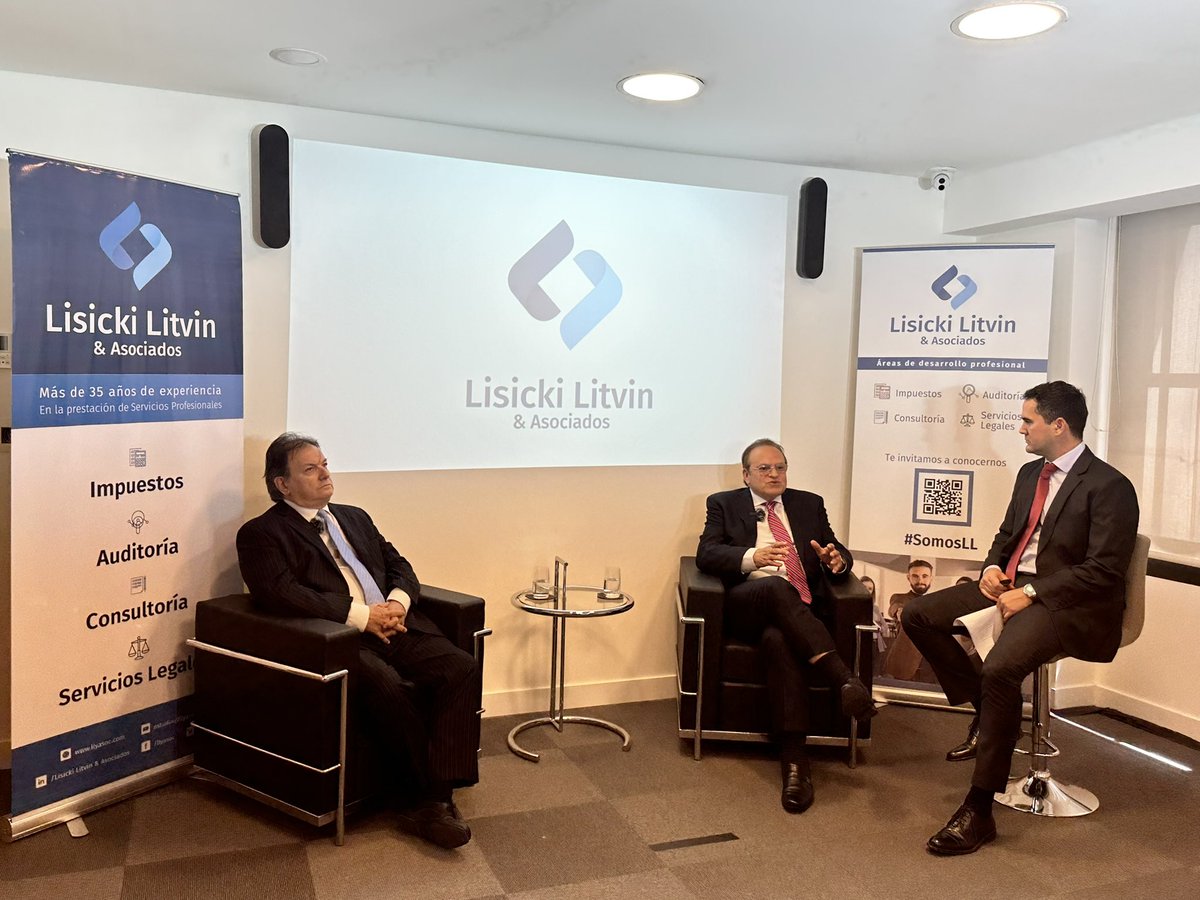 lisickilitvin's tweet photo. #Ahora 💻 #StreamingJurídico de #LLyAsoc

“Escenario fiscal 2024: ¿Gradualismo o shock"

🗣️ Disertantes: Dres. Lucas Gutiérrez, Eliseo Devoto y como invitados especiales los Dres. Carlos Folco y Oscar Bertea

Seguí el #Streaming ingresando acá: 

https://t.co/2GGAyvLbZO https://t.co/nMd1BcNcQP