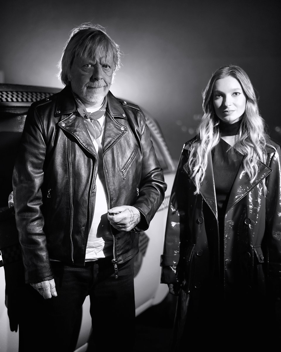 RDV demain 10h sur YouTube pour découvrir le clip de "Manhattan-Kaboul" en duo avec <a href="/noeefrancheteau/">noeeavec2e</a> 🚕