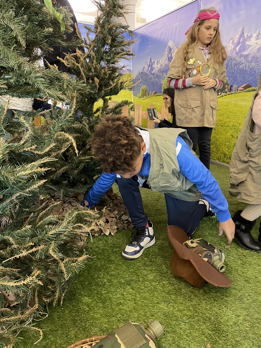 👨‍👩‍👦‍👦 En famille ou entre amis, les habitants de #LoireAuthion participent à l’escape game #DeveloppementDurable de <a href="/GADDICTIONfr/">G-ADDICTION Jeunesse citoyenne</a> ! 

🌎 Ils font émerger les éco-gestes à la portée de chacun via 4 salles immersives qui impressionnent par leurs décors !