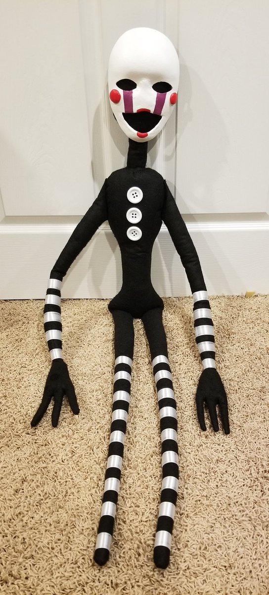 TheMutatedDeity's tweet photo. Y'know what, sure! Hi! I made the Marionette from FNAF 2! She's 4'2", super light, and totally wearable! Brought her to a local comic expo as part of a cosplay and she was very popular! :> https://t.co/zSdLhFXkx1