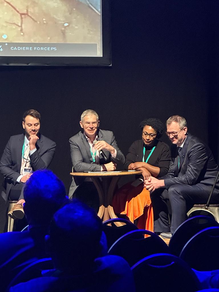 ALRSGBandI's tweet photo. Live stream of Robotic GIST resection in Main Stage of Main Auditorium at #ALS2023
Please use #ALS2023 for any questions to the esteemed panel. https://t.co/63xl7imLcE