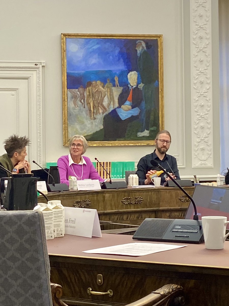 Nationalt Genom Center (@genomcenterdk) on Twitter photo <a href="/LundgrenBettina/">Bettina Lundgren</a> til ekspertmøde i Sundhedsudvalget om personlig medicin: “Patienterne ønsker at blive behandlet som det individ, de er, og de ønsker at blive behandlet af læger, der tør at tænke ud af boksen. Det er ikke altid, at ‘one size fits all’” Følg med på: <a href="/LundgrenBettina/">Bettina Lundgren</a> til ekspertmøde i Sundhedsudvalget om personlig medicin: “Patienterne ønsker at blive behandlet som det individ, de er, og de ønsker at blive behandlet af læger, der tør at tænke ud af boksen. Det er ikke altid, at ‘one size fits all’” Følg med på: